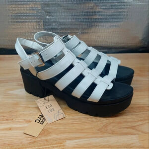 Steve Madden chunky strappy Gladiator style platform sandals Size 9 Y2K